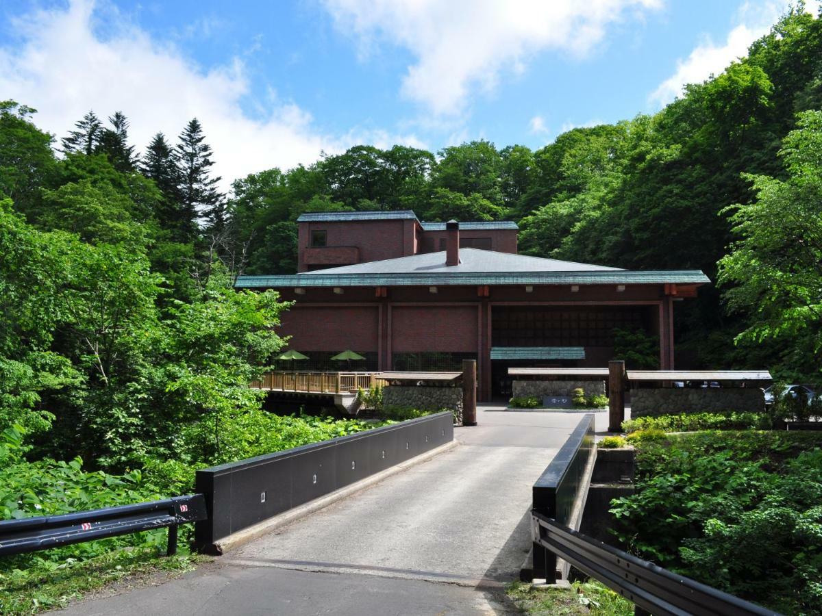 Отель Niseko Konbu Onsen Tsuruga Moku-No-Sho Экстерьер фото